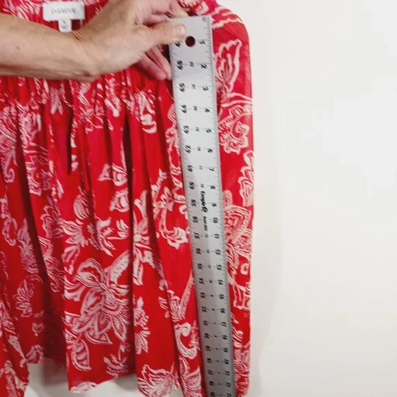 Evereve, M Red and White Print Blouse, Long Sleeve, Tie V Neck Small Ruffle Trim - Picture 13 of 16